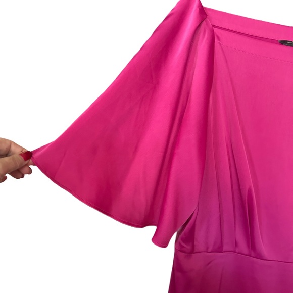 Banana Republic Flutter-Sleeve Knee-Length Dress - Picture 4 of 5